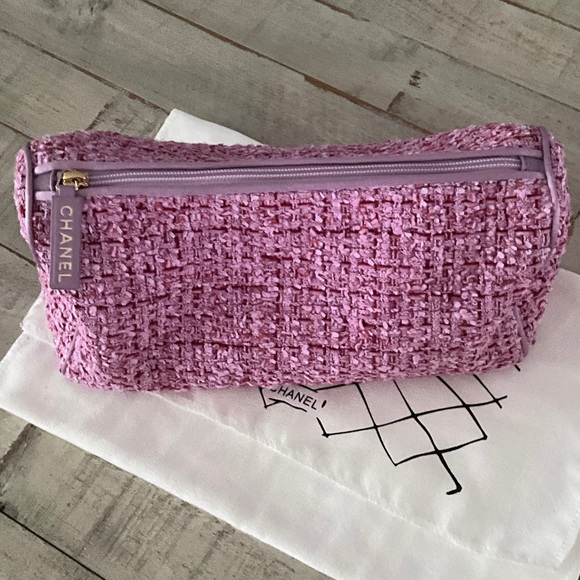 CHANEL Pink Tweed Cosmetic Pouch - Picture 10 of 14